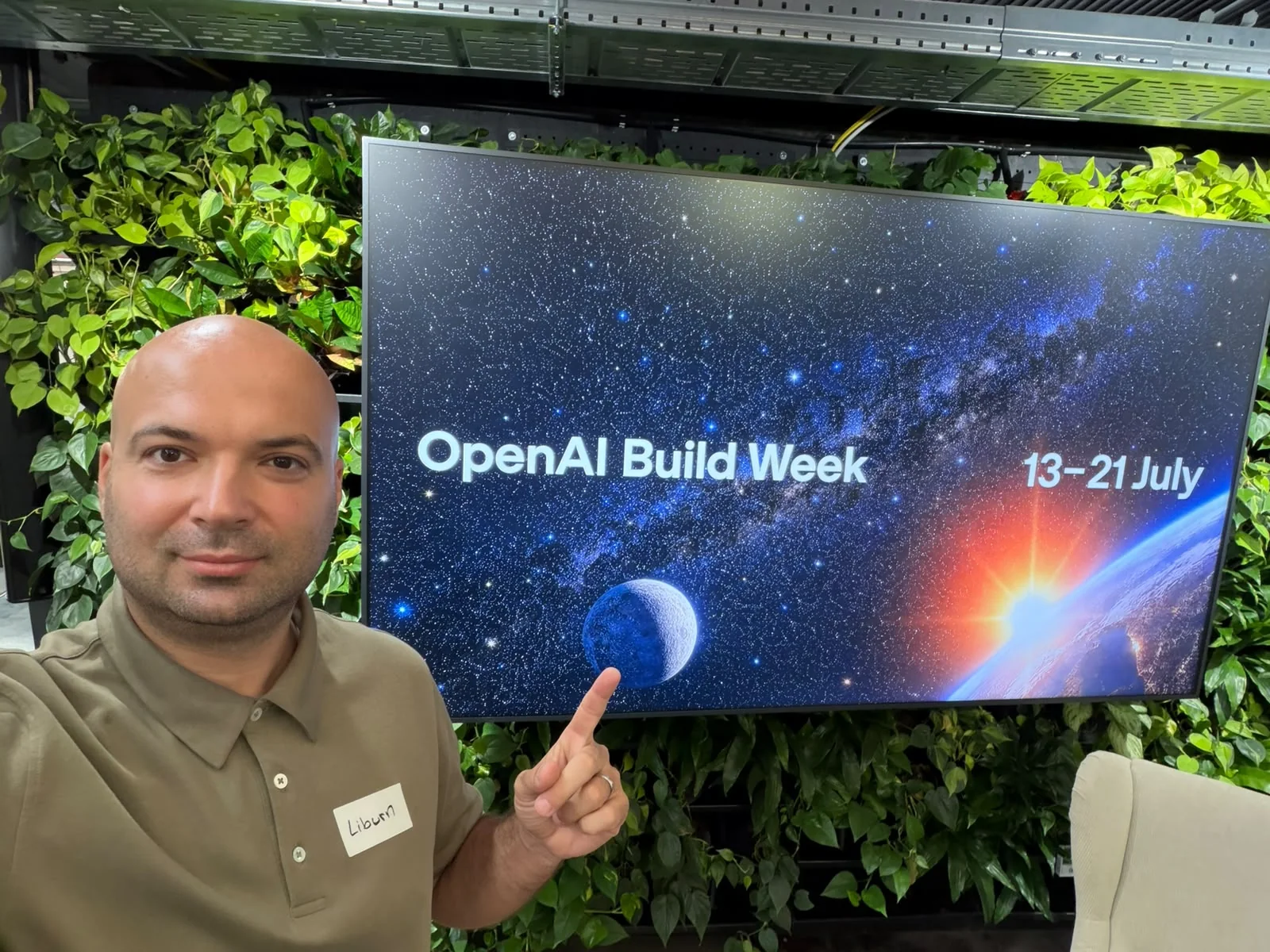 Liburn Shala im fachlichen Austausch bei OpenAI